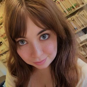 Meet your Posher, Evie